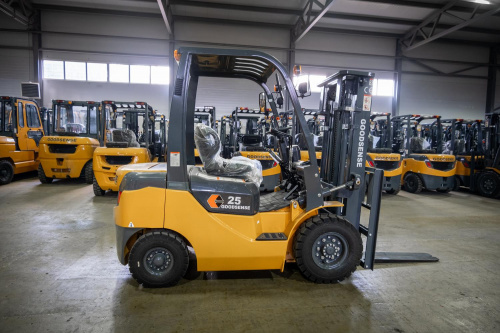 Дизельный погрузчик Goodsense Дизельный погрузчик GOODSENSE FD25 2,5т 3000м Xinchai Арт 492779