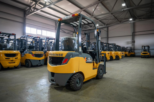Дизельный погрузчик Goodsense Дизельный погрузчик GOODSENSE FD15 1,5т 3000м Yanmar Арт 876253