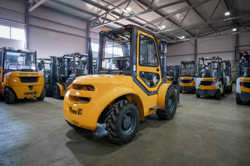 Дизельный погрузчик Goodsense Внедорожный погрузчик GOODSENSE FD30G-X3 3000М 3000Т 4WD XINCHAI АРТ 10200001