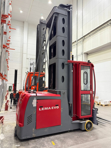 Узкопроходный штабелер с трехсторонней обработкой LEMA EVO VNA-X-15125