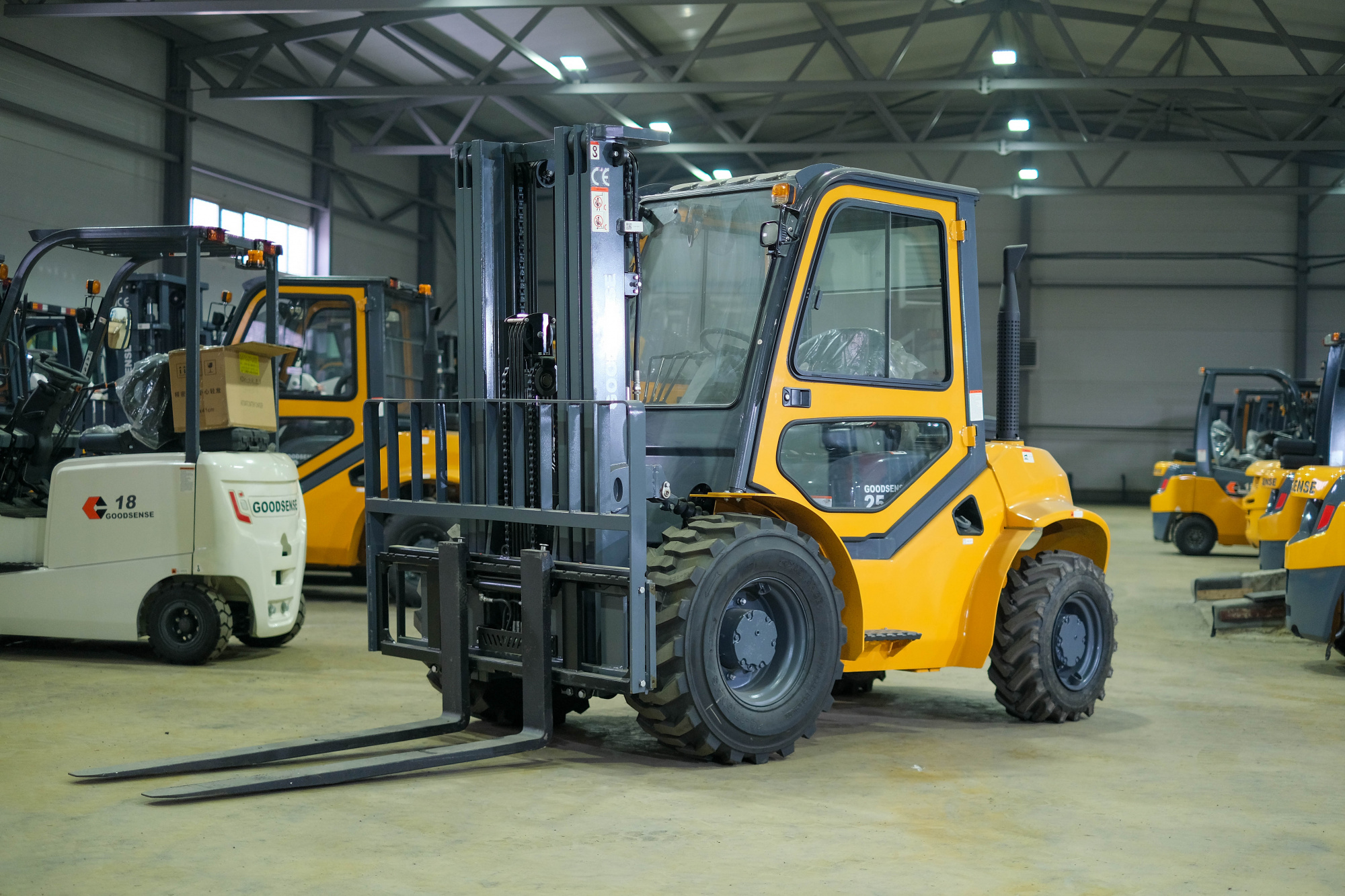 Дизельный погрузчик Goodsense Внедорожный погрузчик GOODSENSE FD25G-X3 3000М 2,5Т 4WD XINCHAI АРТ 10200002